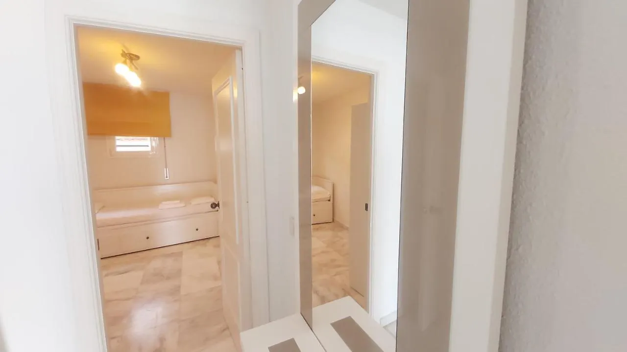 Del Parque Flats Meseta Swimmingpool Apartment Torremolinos