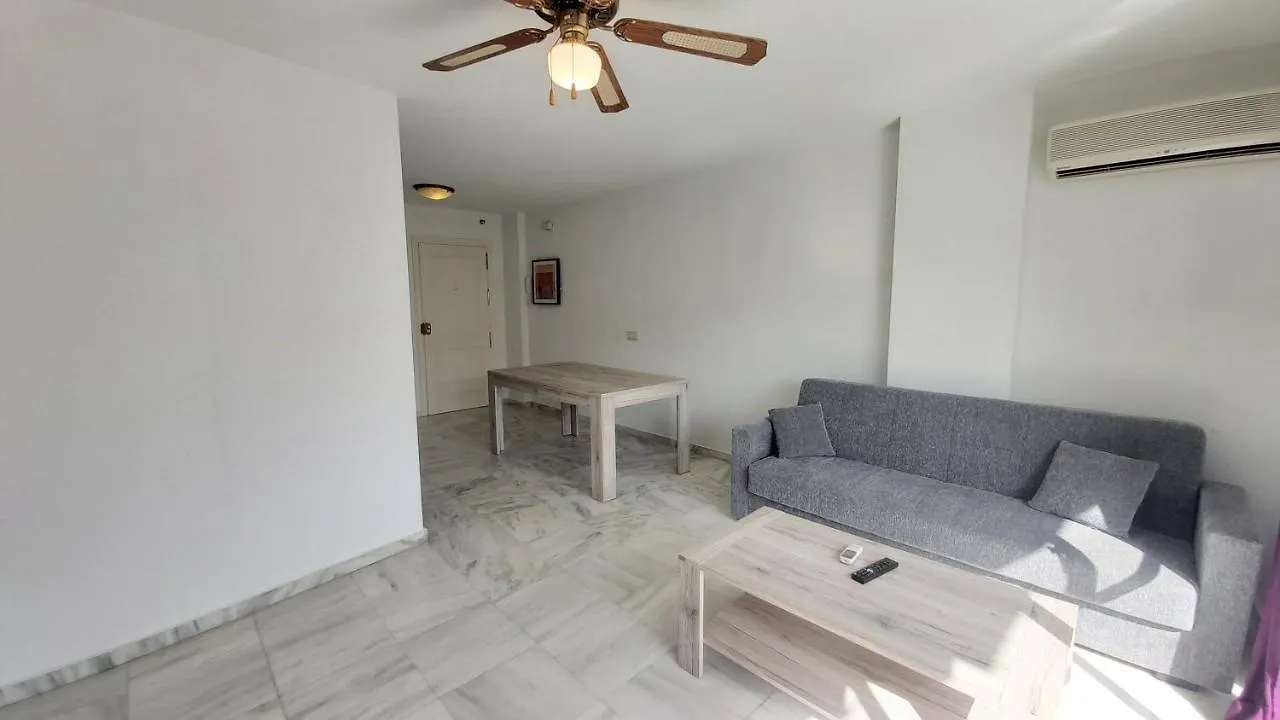 Del Parque Flats Meseta Swimmingpool Apartment Torremolinos