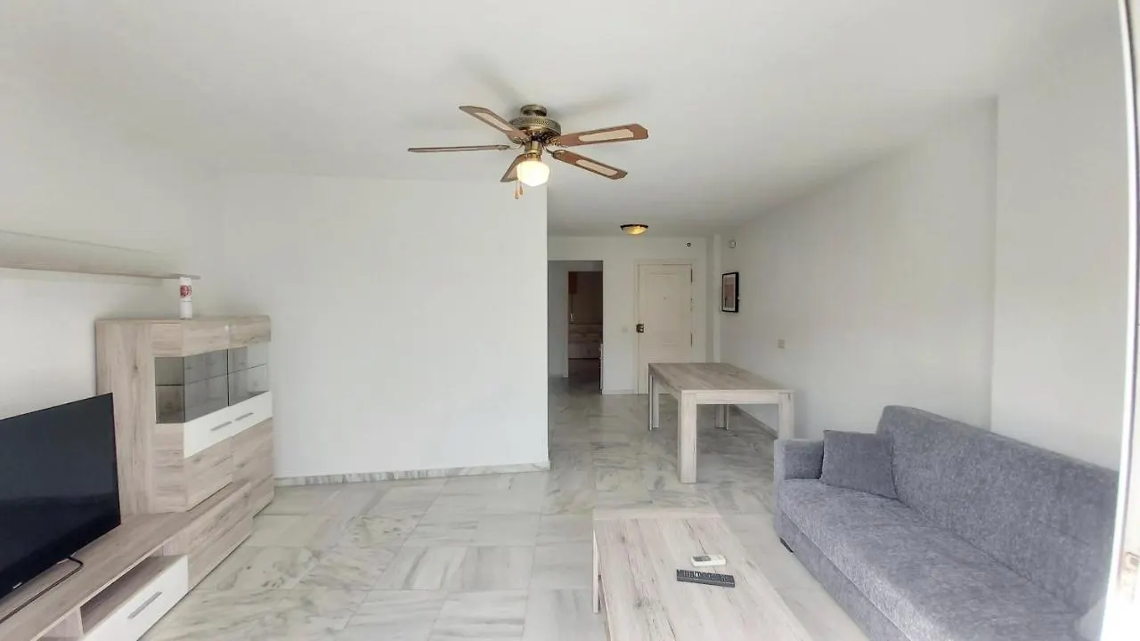 Del Parque Flats Meseta Swimmingpool Apartment Torremolinos